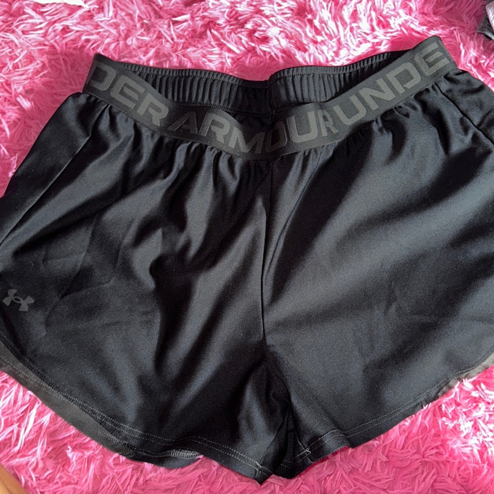 Under Armour black shorts
